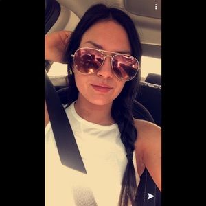 Meet your Posher, Marie